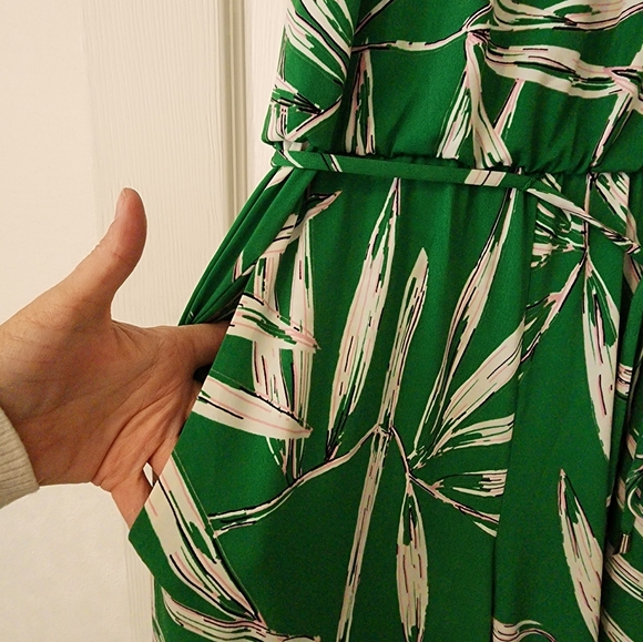 SAGE Collective Dress - Picture 2 of 7